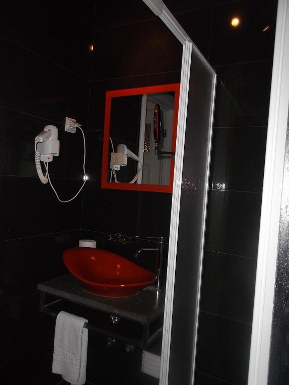 Hotel Na Crista Da Onda Nazaré Habitación foto