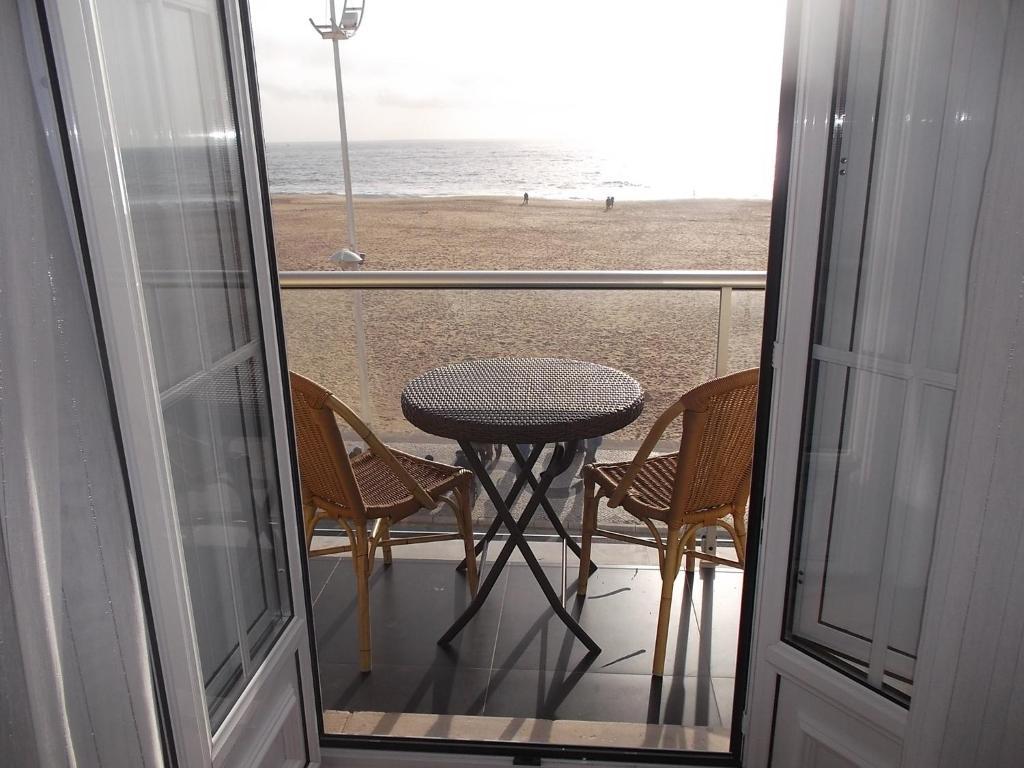 Hotel Na Crista Da Onda Nazaré Habitación foto
